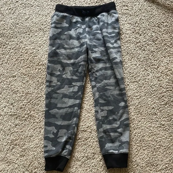 Children’s Place size 7 / 8 Med camo, gray, soft, comfy joggers - Picture 1 of 5